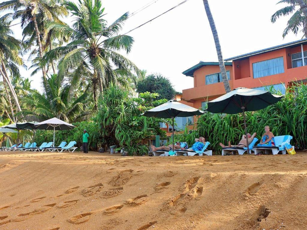 Oyo 246 Roy Villa Beach Hotel Kalutara Bagian luar foto