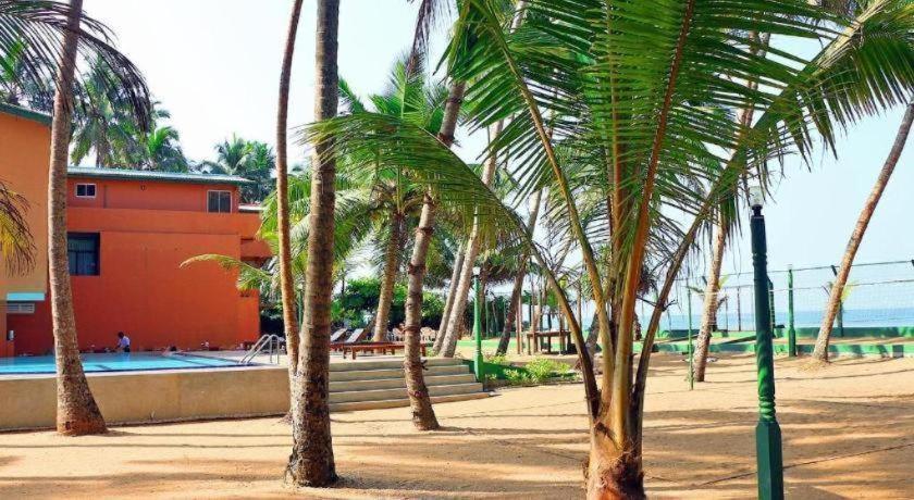 Oyo 246 Roy Villa Beach Hotel Kalutara Bagian luar foto