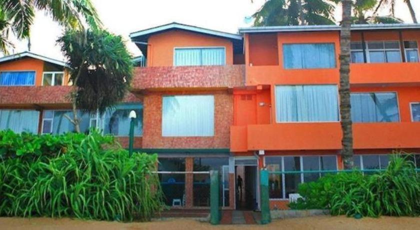 Oyo 246 Roy Villa Beach Hotel Kalutara Bagian luar foto