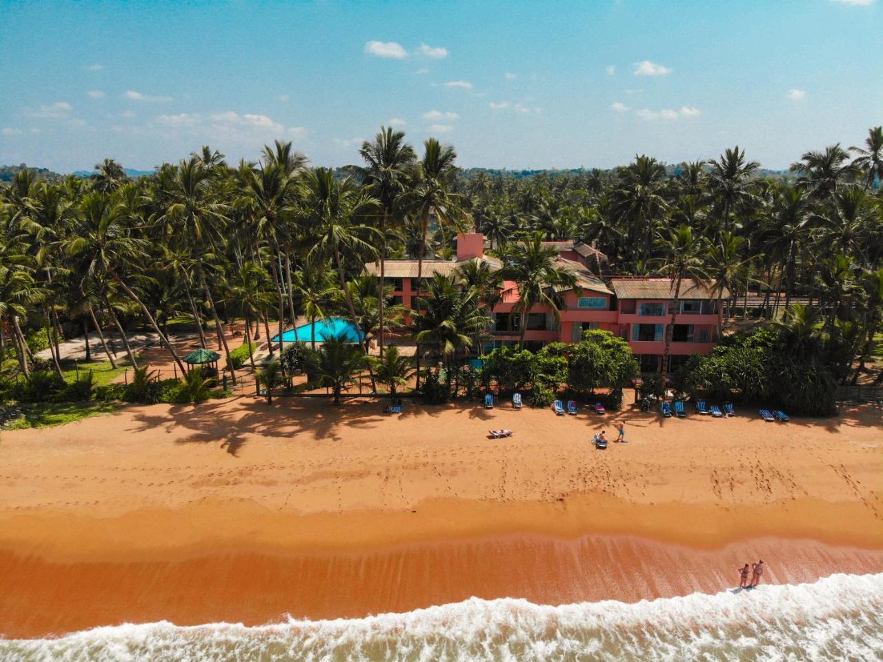 Oyo 246 Roy Villa Beach Hotel Kalutara Bagian luar foto